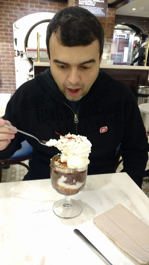 Sandae Famoso na Ghirardelli SF